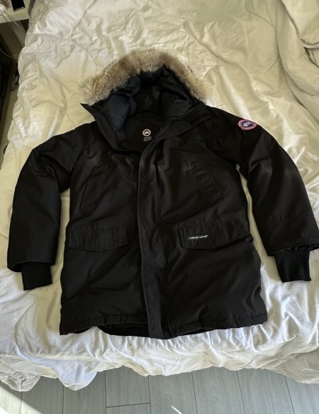 Tirane, shes Shitet Xhup origjinal Canada Goose wolf fur Masa L-XL 390 €
