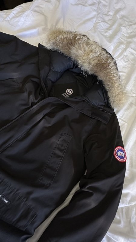 Tirane, shes Shitet Xhup origjinal Canada Goose wolf fur Masa L-XL 390 €