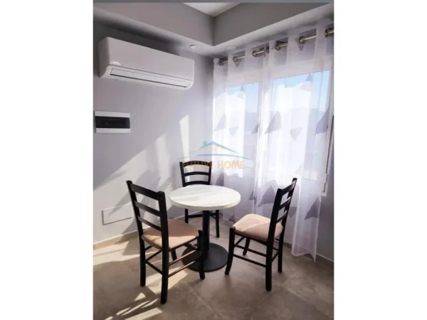 Tirane, jepet me qera garsonier  Kati 3, 40 m² 400 € (Rruga Jordan Misja)