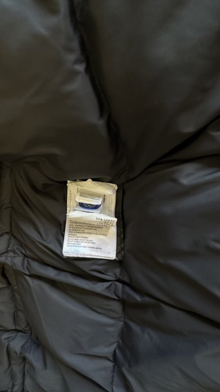 Tirane, shes Shitet Xhup origjinal Canada Goose wolf fur Masa L-XL 390 €