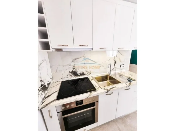 Tirane, jepet me qera garsonier  Kati 3, 40 m² 400 € (Rruga Jordan Misja)