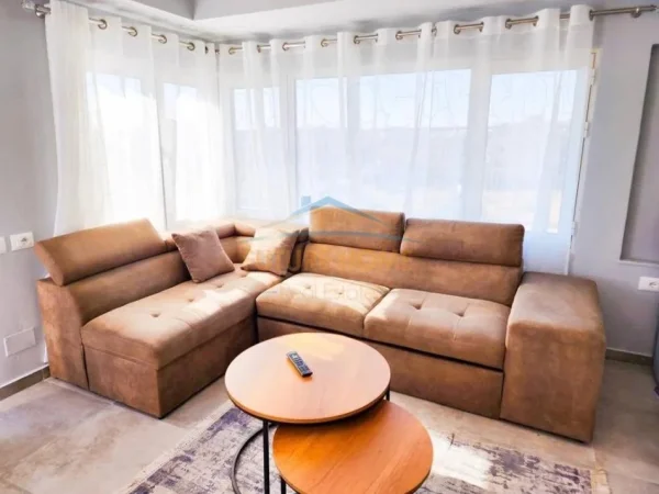 Tirane, jepet me qera garsonier  Kati 3, 40 m² 400 € (Rruga Jordan Misja)