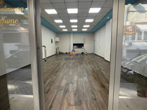 Tirane, shitet ambjent biznesi Kati 0, 80 m² 450.000 € 
