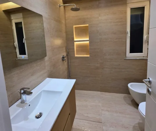 Tirane, shes apartament 2+1 Kati 8, 112 m² 320.000 € (Ish-Ekspozita)