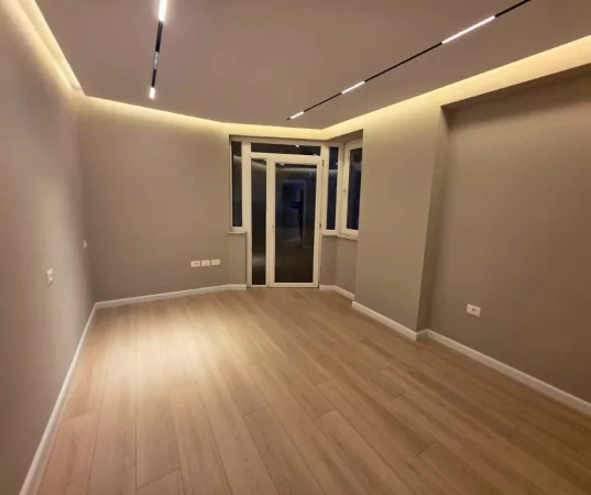 Tirane, shes apartament 2+1 Kati 8, 112 m² 320.000 € (Ish-Ekspozita)