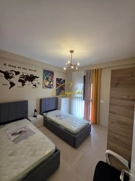 Tirane, jepet me qera apartament 2+1 Kati 6, 140 m² 900 € (KODRA E DIELLIT)