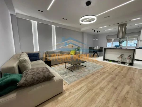 Tirane, jepet me qera apartament 2+1+2 Kati 9, 125 m² 1.300 € (MYSLYM SHYRI , Prane Kastratit)