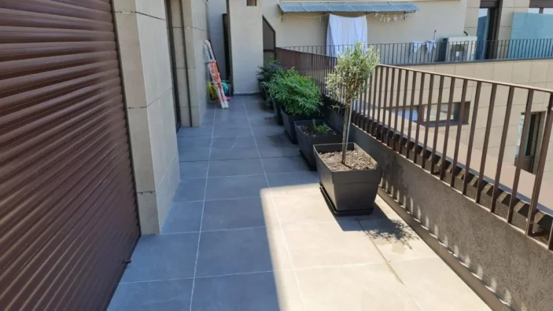 Tirane, jepet me qera apartament duplex 2+1+Ballkon Kati 10, 101 m² 1.700 € (Rruga Barrikadave)