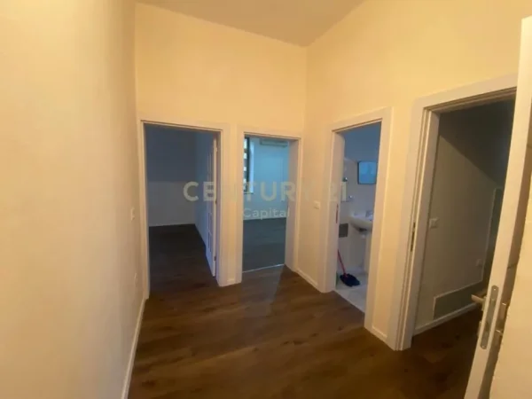 AMBIENT BIZNESI ME QIRA – KAT 0, RRUGA DIBRES 1.300 € (rruga e Dibres)