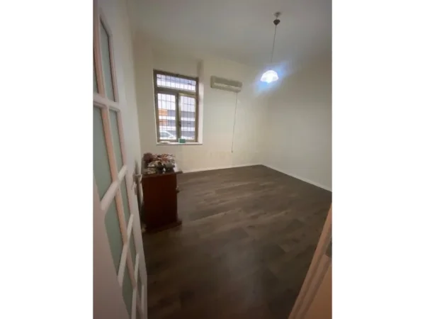 AMBIENT BIZNESI ME QIRA – KAT 0, RRUGA DIBRES 1.300 € (rruga e Dibres)