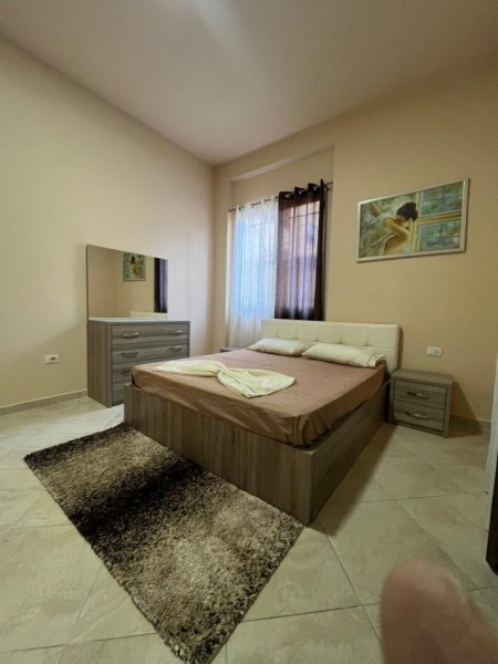 Tirane, jepet me qera apartament 2+1 Kati 3, 115 m² 500 € 