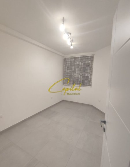 Tirane, jepet me qera zyre Kati 4, 90 m² 600 € (ISH EKSPOZITA)