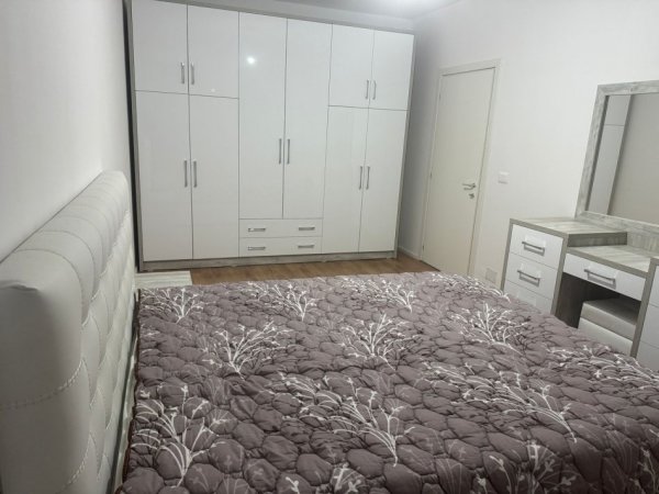 Tirane, jepet me qera apartament 1+1 Kati 2, 75 m² 550 € (Astir)
