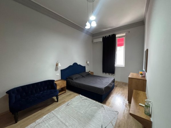 Tirane, jepet me qera apartament 2+1 Kati 2, 750 €