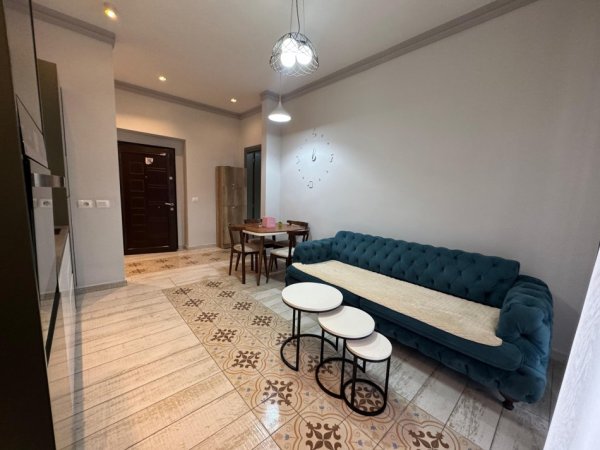 Tirane, jepet me qera apartament 2+1 Kati 2, 750 €