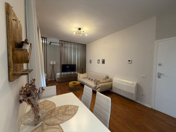 Tirane, jepet me qera apartament 1+1 Kati 4, 71 m² 920 € (Rruga e Barrikadave.)