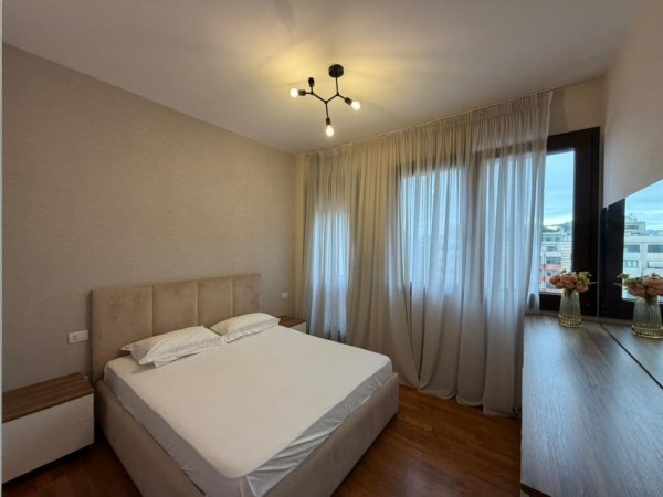 Tirane, jepet me qera apartament 1+1 Kati 4, 71 m² 920 € (Rruga e Barrikadave.)