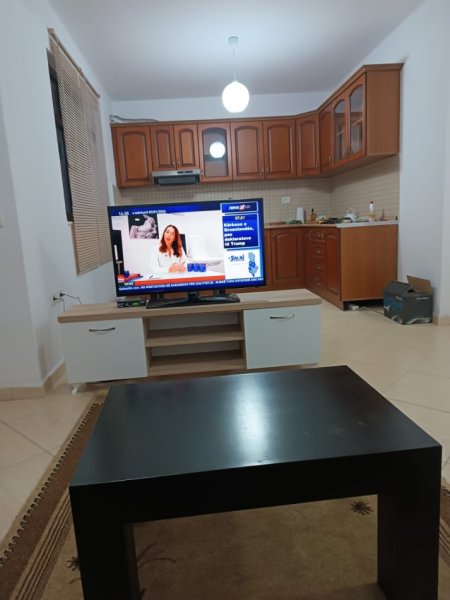 Tirane, jepet me qera apartament 2+1 Kati 4, 90 m² 500 € (kthesa e kamzes)