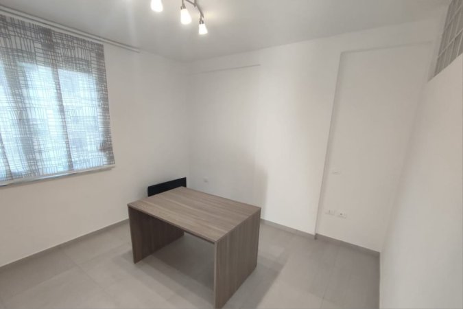 Tirane, jepet me qera apartament 2+1 Kati 4, 82 m² 600 € (ish ekspozita)