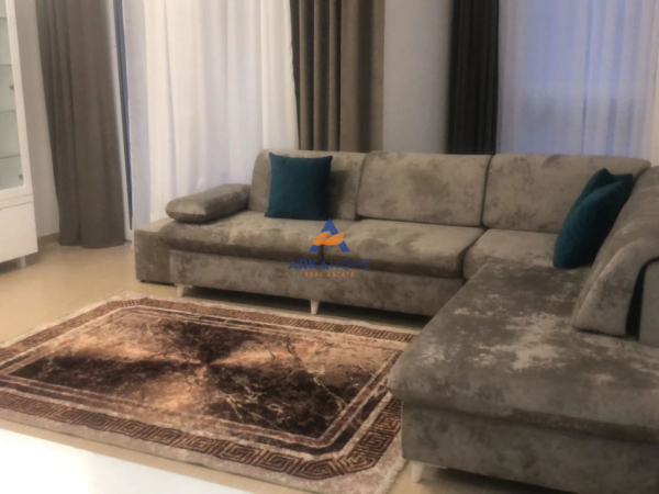 Tirane, jepet me qera apartament 2+1+Ballkon Kati 2, 98 m² 650 € 