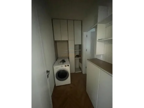 Tirane, jepet me qera Vile 2 Katshe , 250 m² 4.000 € (Farke)
