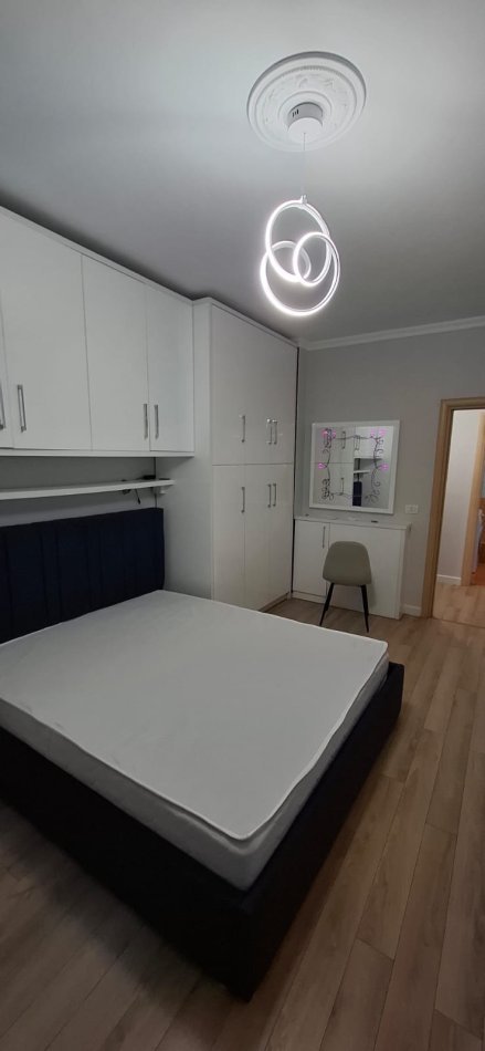 Tirane, jepet me qera apartament 1+1 Kati 1, 58 m² 550 € (kodra e diellit)