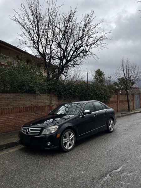 Tirane, shes makine Mercedes Benz C300 4Matic W204 Benzin, e zeze automatik Kondicioner 220 km 5.990 €