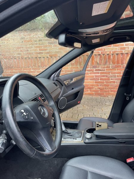 Tirane, shes makine Mercedes Benz C300 4Matic W204 Benzin, e zeze automatik Kondicioner 220 km 5.990 €