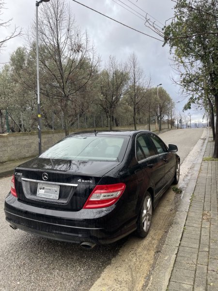 Tirane, shes makine Mercedes Benz C300 4Matic W204 Benzin, e zeze automatik Kondicioner 220 km 5.990 €