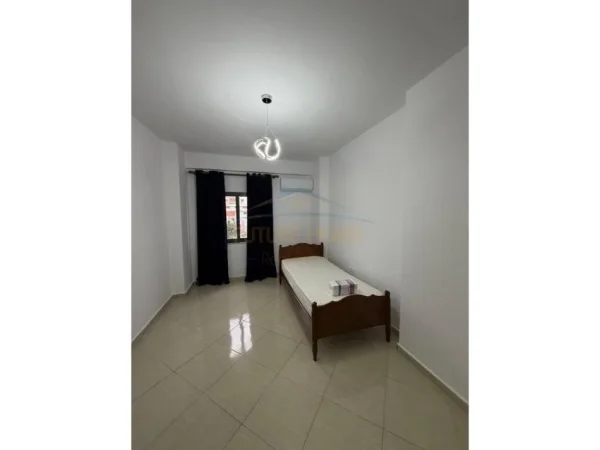 Tirane, jepet me qera apartament 2+1 Kati 4, 90 m² 600 € (Don Bosko, prane shkolles Vace Zela)