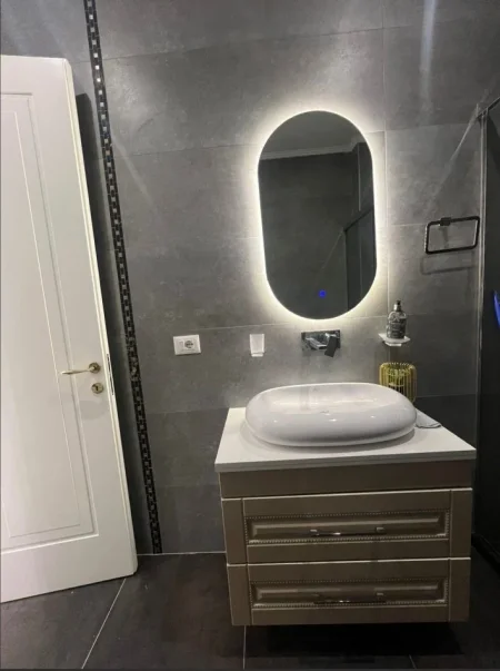 Tirane, jepet me qera apartament 2+1 Kati 8, 130 m² 2.000 € (Stadiumi Air Albania)