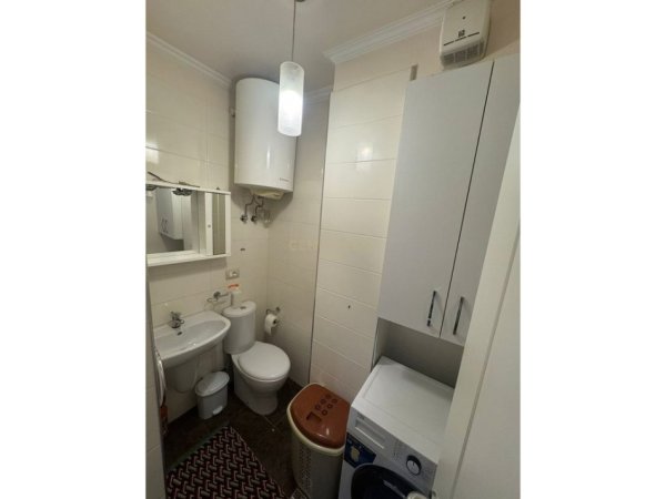 Tirane, jepet me qera apartament 2+1 Kati 6, 109 m² 1.300 € (Bllok)