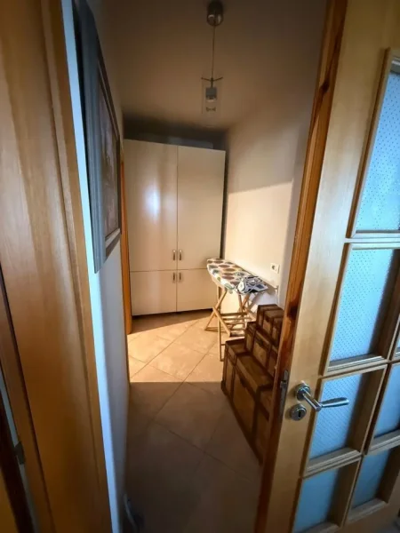 Tirane, shitet apartament 2+1 Kati 4, 95 m² 170.000 € (Rruga Irfan Tomini)