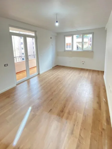 Tirane, shitet apartament 1+1 Kati 5, 60 m² 160.000 € (Rruga e Kosovareve)