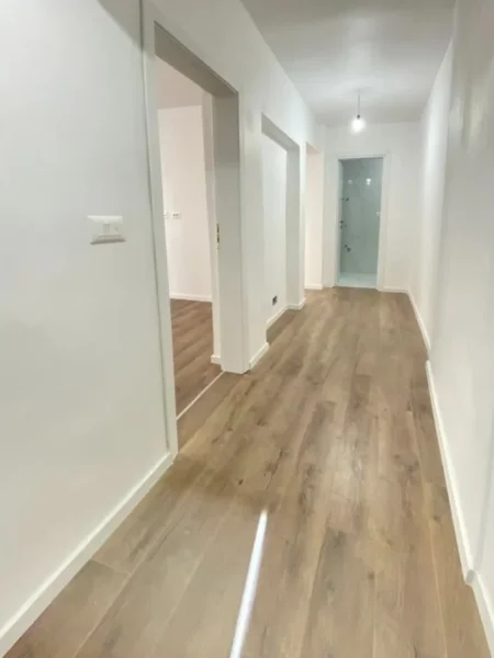 Tirane, shitet apartament 1+1 Kati 5, 60 m² 160.000 € (Rruga e Kosovareve)