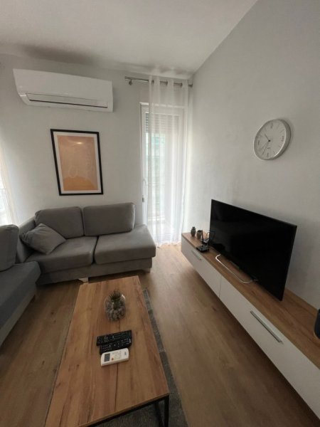 Tirane, jepet me qera apartament 2+1+Aneks+Ballkon Kati 4, 100 m² 750 € (Rruga Dritan Hoxha)