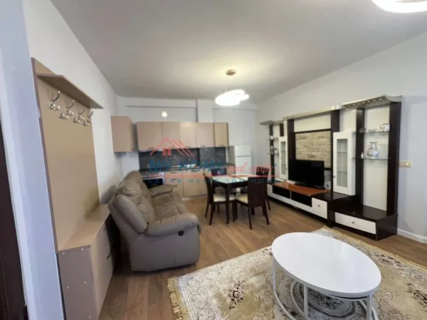 Tirane, shitet apartament 1+1+Ballkon Kati 1, 64 m² 95.000 € (Rruga Dalip Topi)