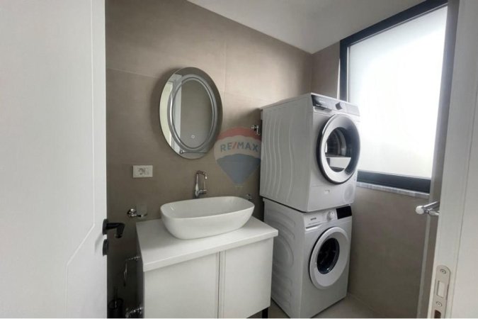 Tirane, jepet me qera apartament 2+1+Aneks+Ballkon Kati 6, 95 m² 800 € (Don Bosko)