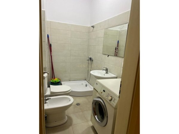 Tirane, jepet me qera apartament 2+1 Kati 1, 120 m² 520 € (Fresk)