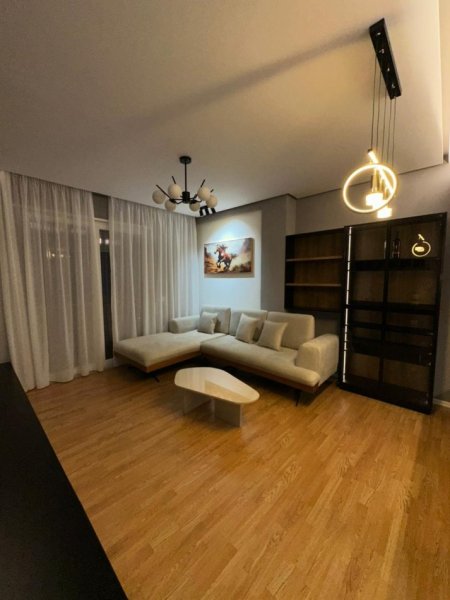 Tirane, jepet me qera apartament 2+1+Ballkon Kati 5, 95 m² 1.200 € (Rruga e Dibres)
