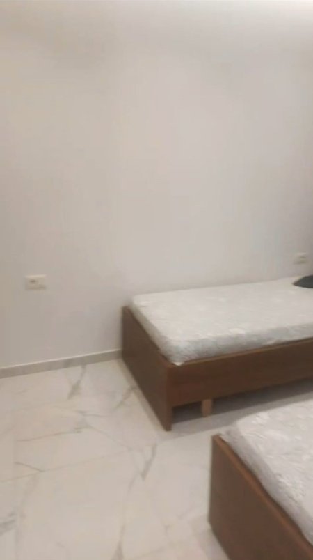 Tirane, jepet me qera apartament 1+1 Kati 1, 60 m² 450 € (Rruga 5 Maji/Rr.Vedat Kokona)