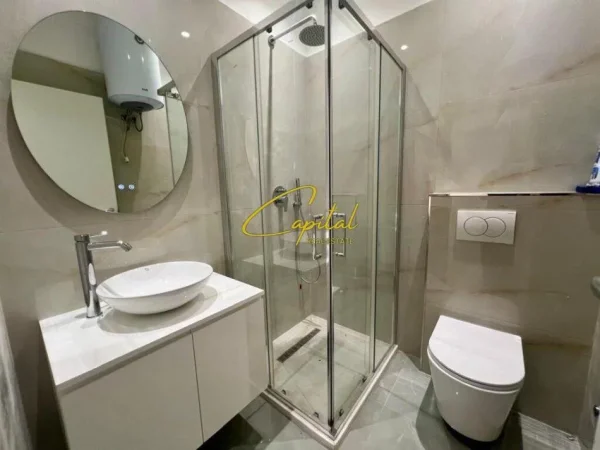 Tirane, jepet me qera ambjent biznesi Kati 2, 140 m² 1.600 € (ISH STACIONI TRENIT)