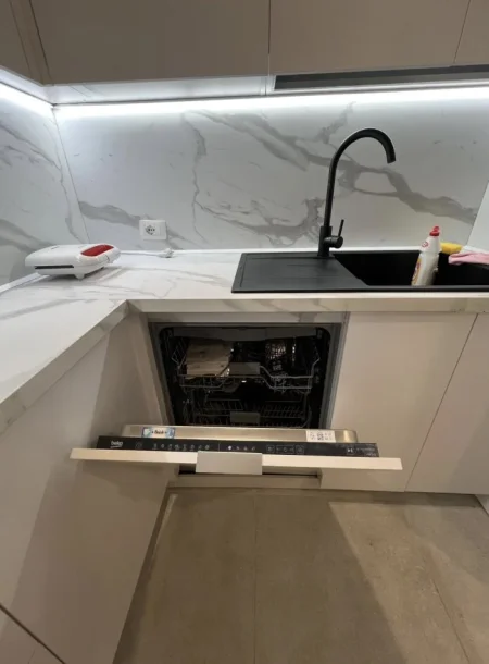 Tirane, shitet apartament 2+1 Kati 4, 74 m² 155.000 € (Kodra e Diellit)