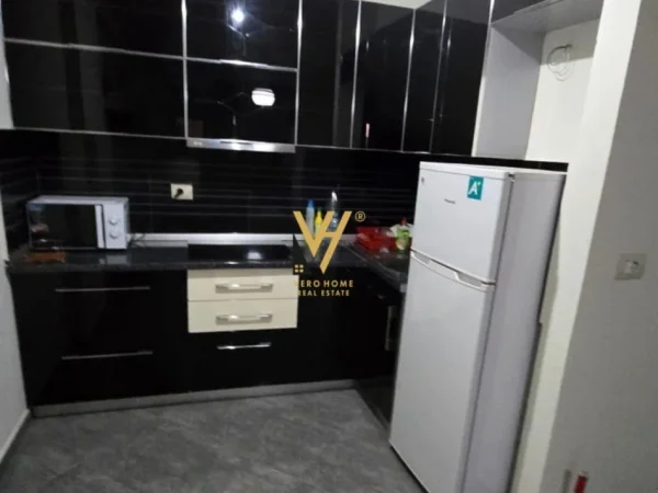 Tirane, jepet me qera apartament 1+1+Ballkon Kati 4, 65 m² 550 € (KOPSHTI ZOOLOGJIK)