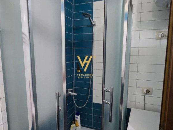 Tirane, jepet me qera apartament 1+1+Ballkon Kati 4, 65 m² 550 € (KOPSHTI ZOOLOGJIK)