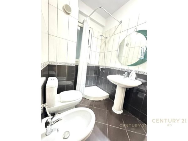 Tirane, jepet me qera apartament 1+1 Kati 3, 65 m² 520 € (Fresk)