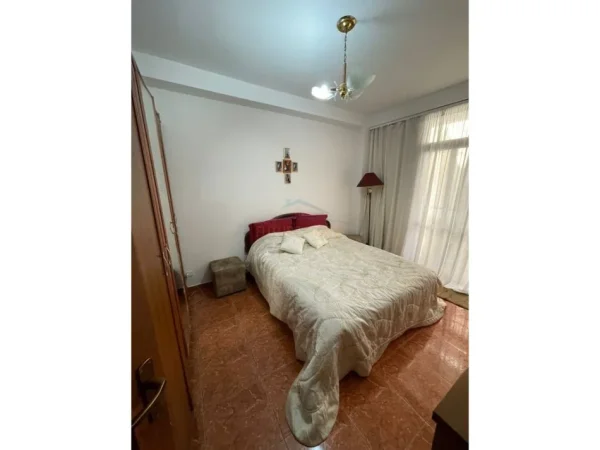 Tirane, shitet apartament 2+1+Ballkon Kati 3, 100 m² 300.000 € (BLLOKU)