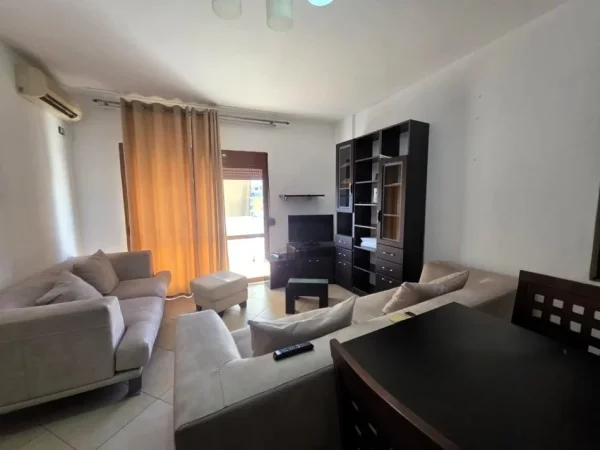 Tirane, jepet me qera apartament 2+1 Kati 4, 82 m² 750 € (21 dhjetori)