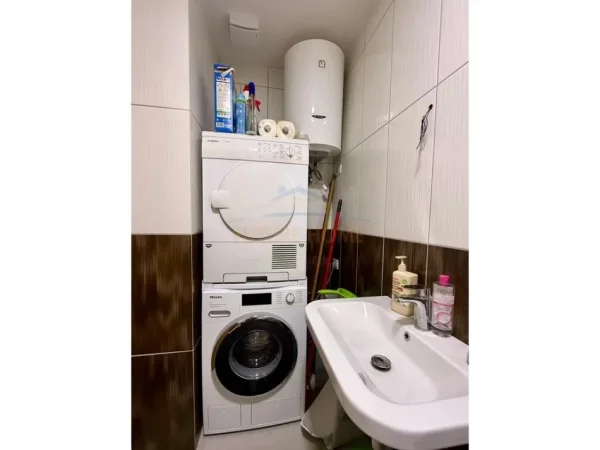 Tirane, shitet apartament 2+1+Ballkon Kati 3, 106 m² 310.000 € (RRUGA E BARRIKADAVE)