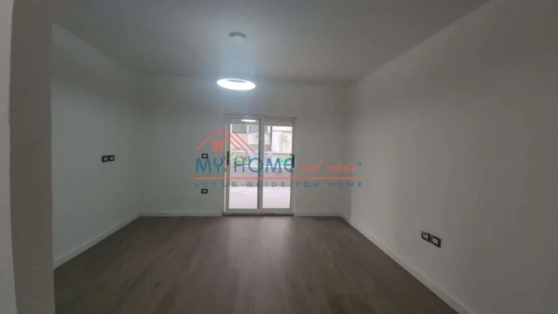 Tirane, shitet apartament 1+1+Ballkon Kati 2, 75 m² 180.000 € (Rruga Medar Shtylla)